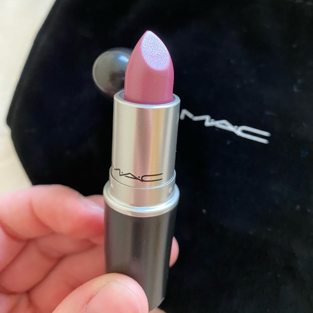 Limited MAC Lipstick and Velvet Sachet